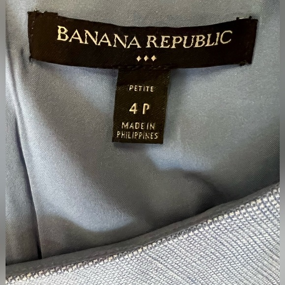 Banana Republic - NWOT - Classic summer dress! Soft blue, all occasions! Size 4 - Picture 3 of 4